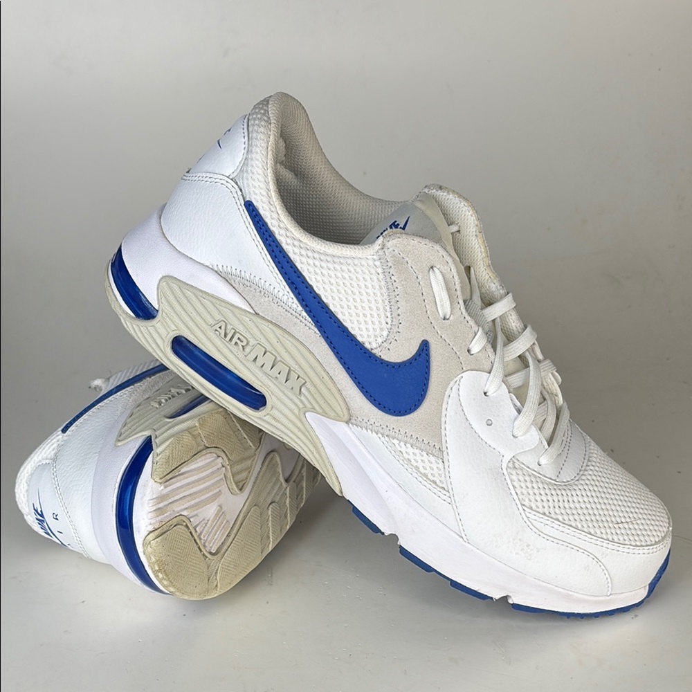 Nike Air Max Excee size 9